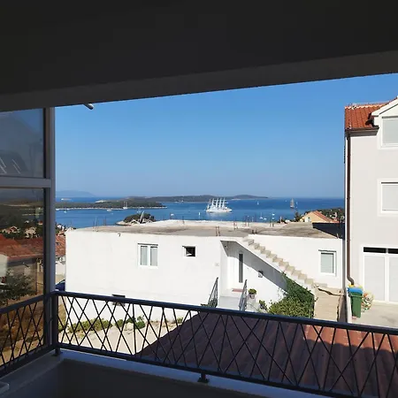 Lantana Hvar Хвар
