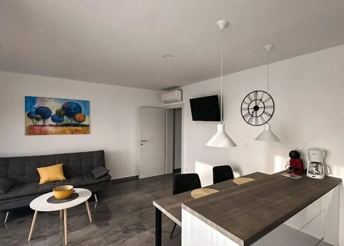 Lantana Hvar Apartment